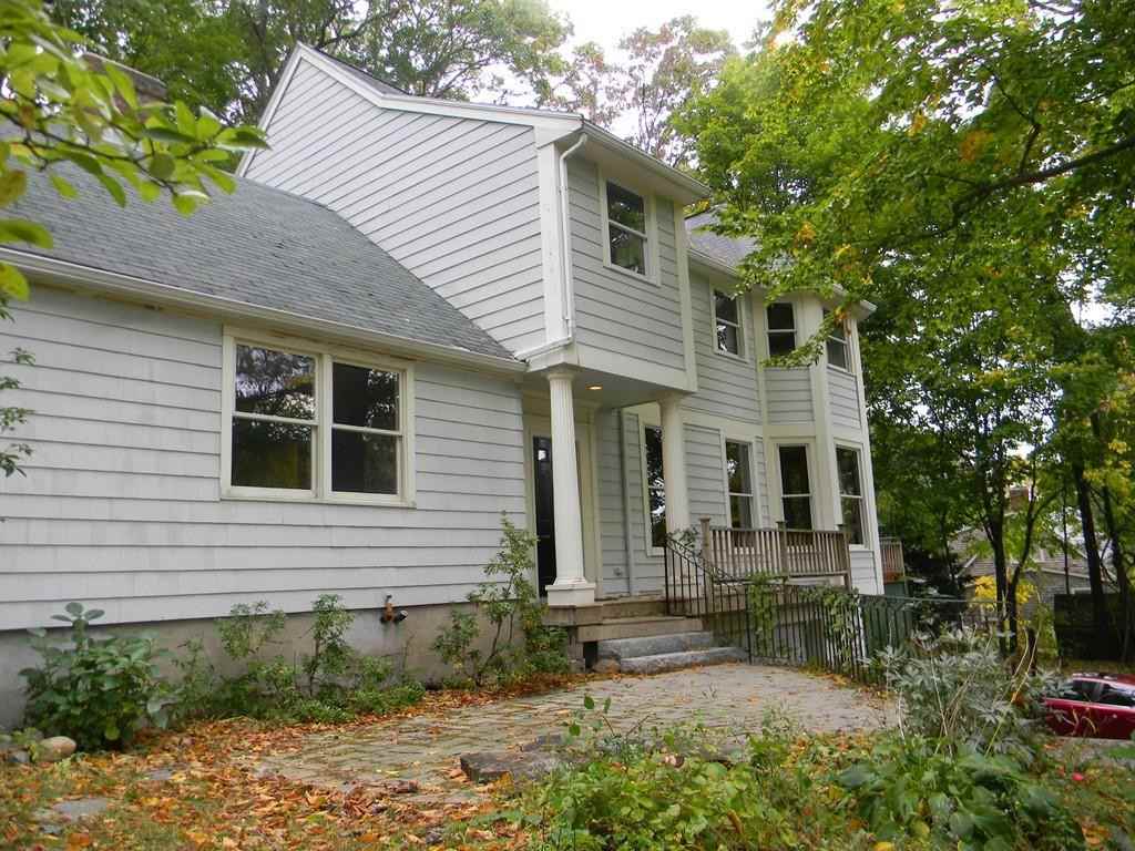 74 Burlington St - Photo 2 of 9