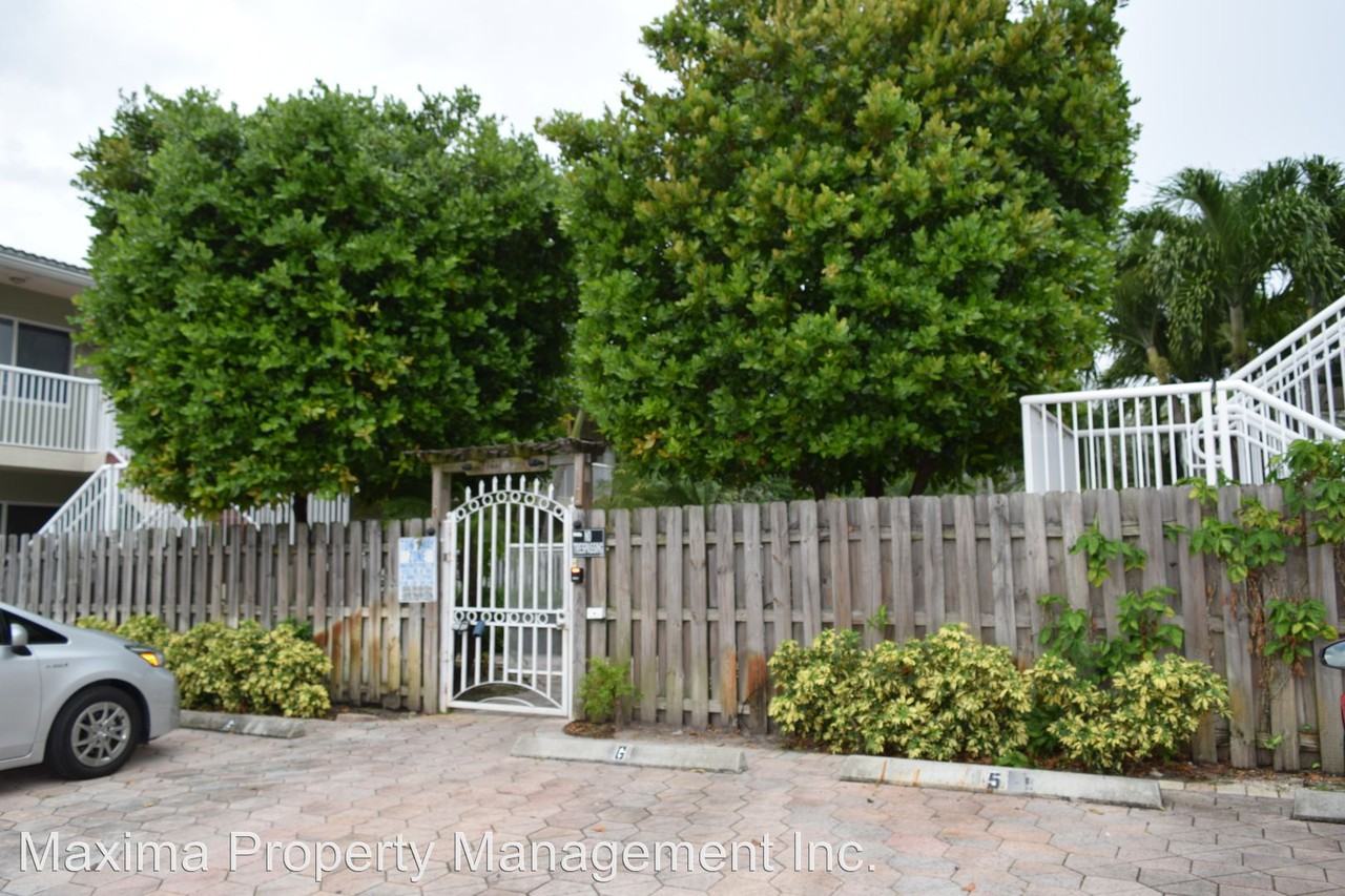 1424-1430 Holly Heights Drive - Photo 3 of 13