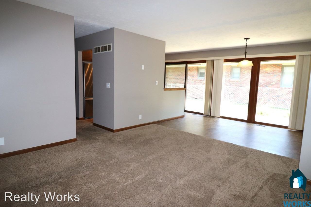 3835 Pace Blvd - Photo 2 of 15