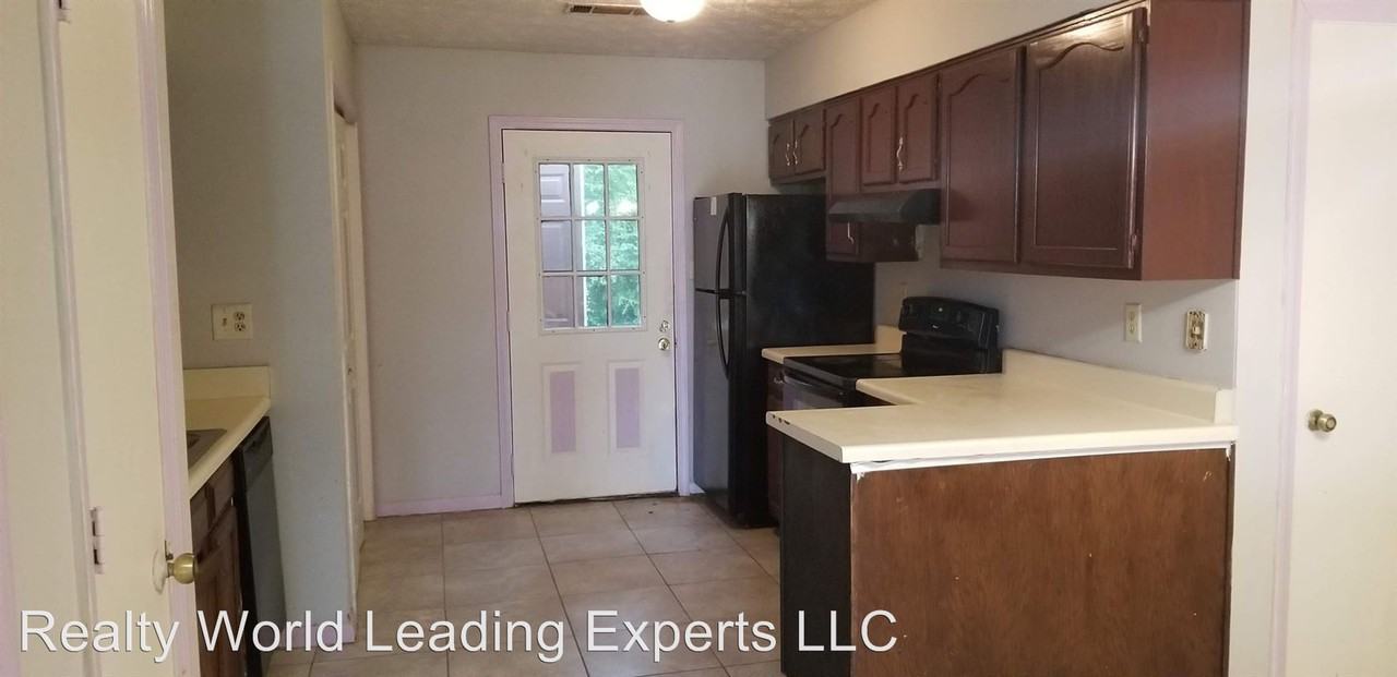 742 Still Lake Dr - Photo 2 of 10
