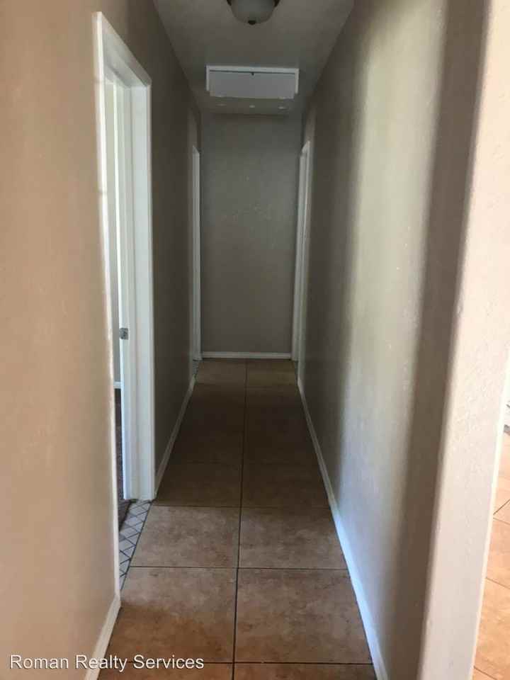 1294 W 25th St - Photo 3 of 6