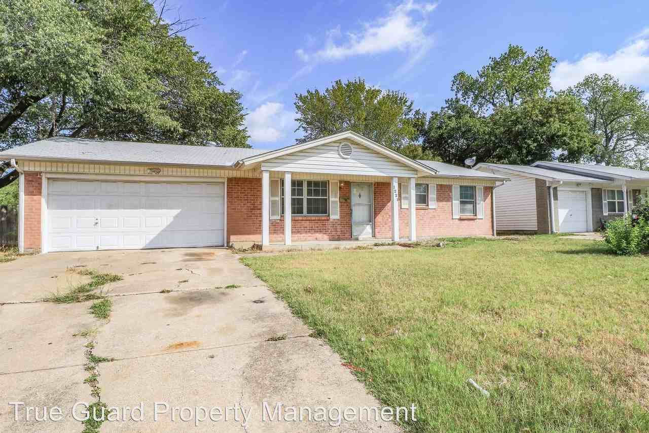 1221 Fairfield St. - Photo 2 of 29