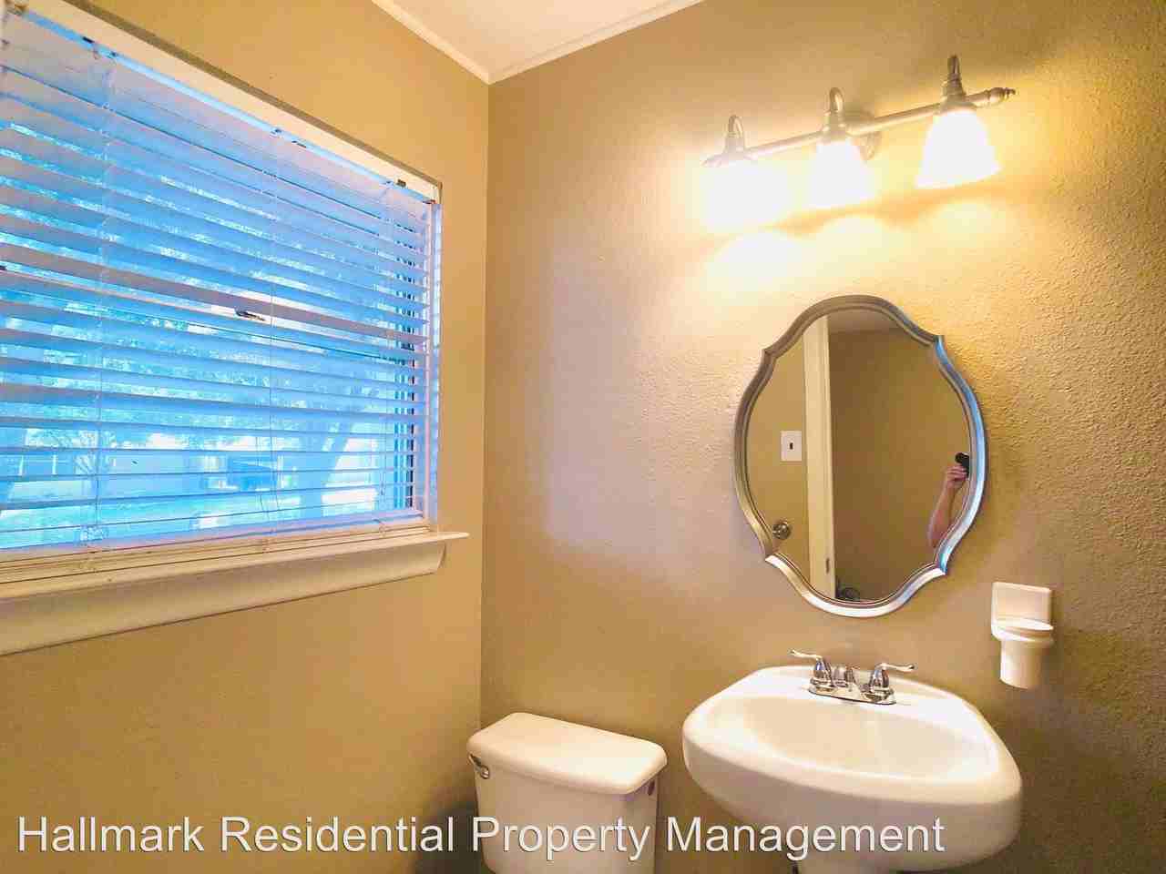 110 Oakwood Dr. - Photo 3 of 14