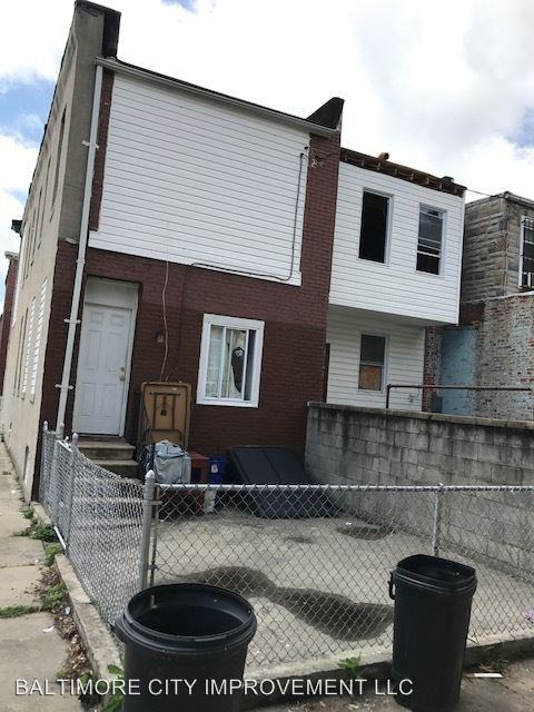 2330 East Madison - Photo 2 of 10