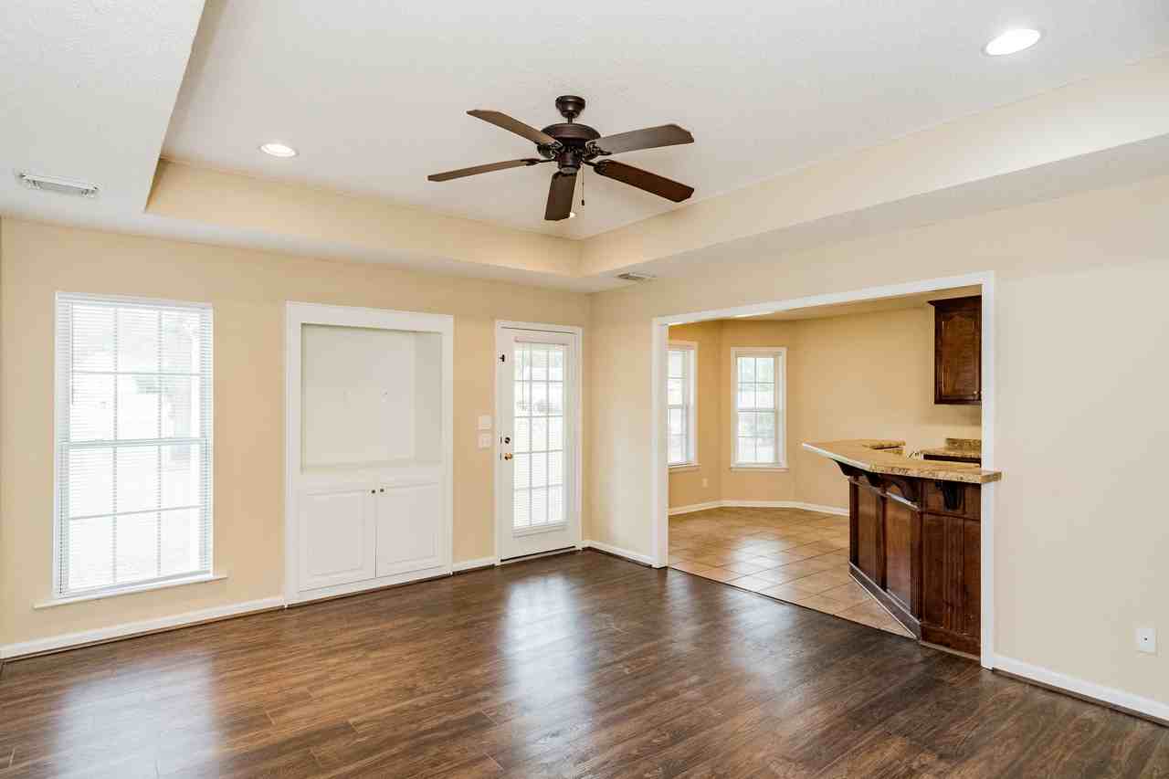 13834 Roanoke Dr - Photo 3 of 29
