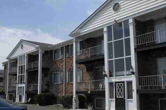 MarMills Apartments - Photo 3 of 6