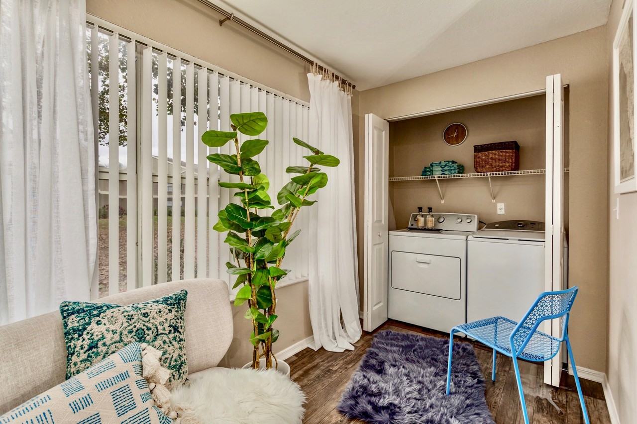 2603 Silkwood Circle - Photo 3 of 32