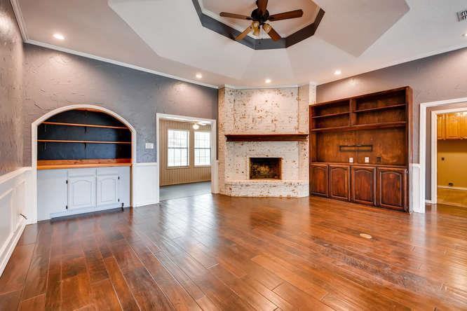 1406 Sweetgum Circle - Photo 3 of 12