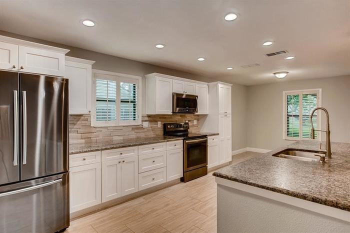 816 Village Way - Photo 2 of 18