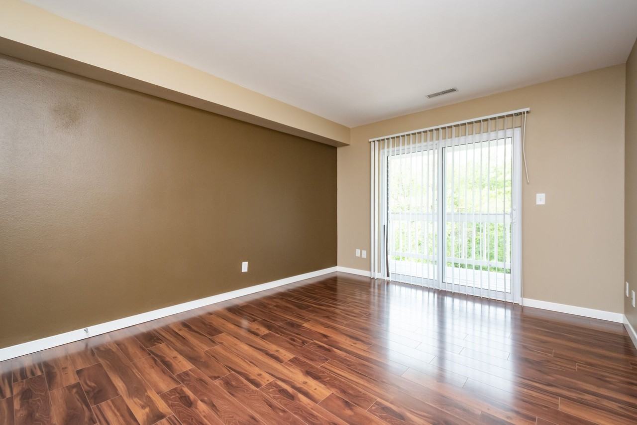 1000 Oakcrest St #206 - Photo 4 of 19