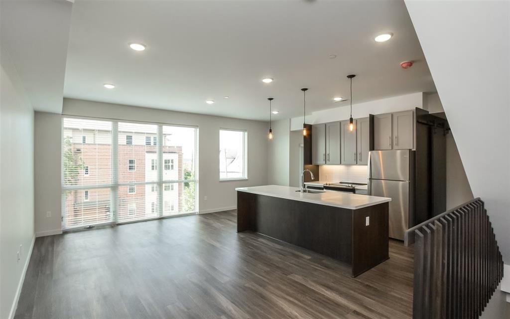 535 South Dubuque Street - Photo 3 of 12