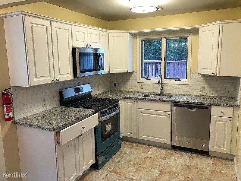 138 White Meadow Road - Photo 3 of 11