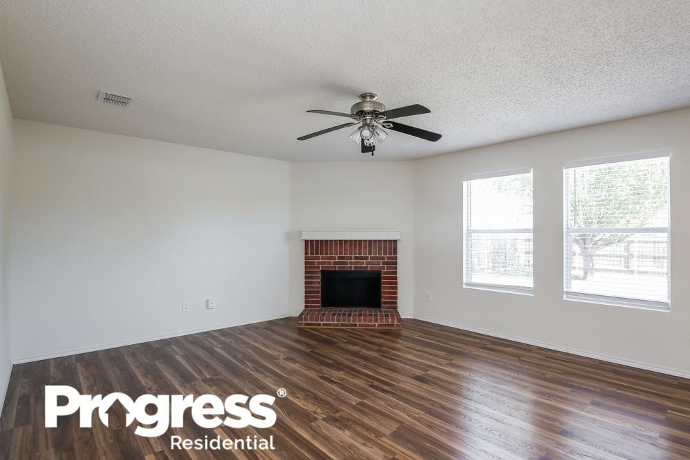 1272 Highview Dr - Photo 3 of 16