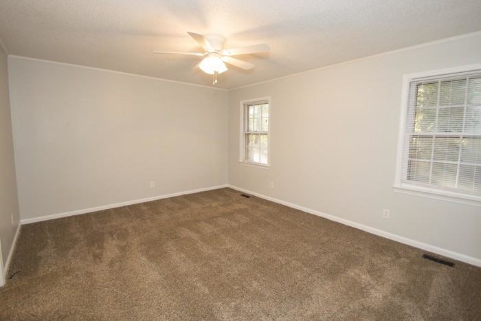 213 Andover Circle - Photo 3 of 8