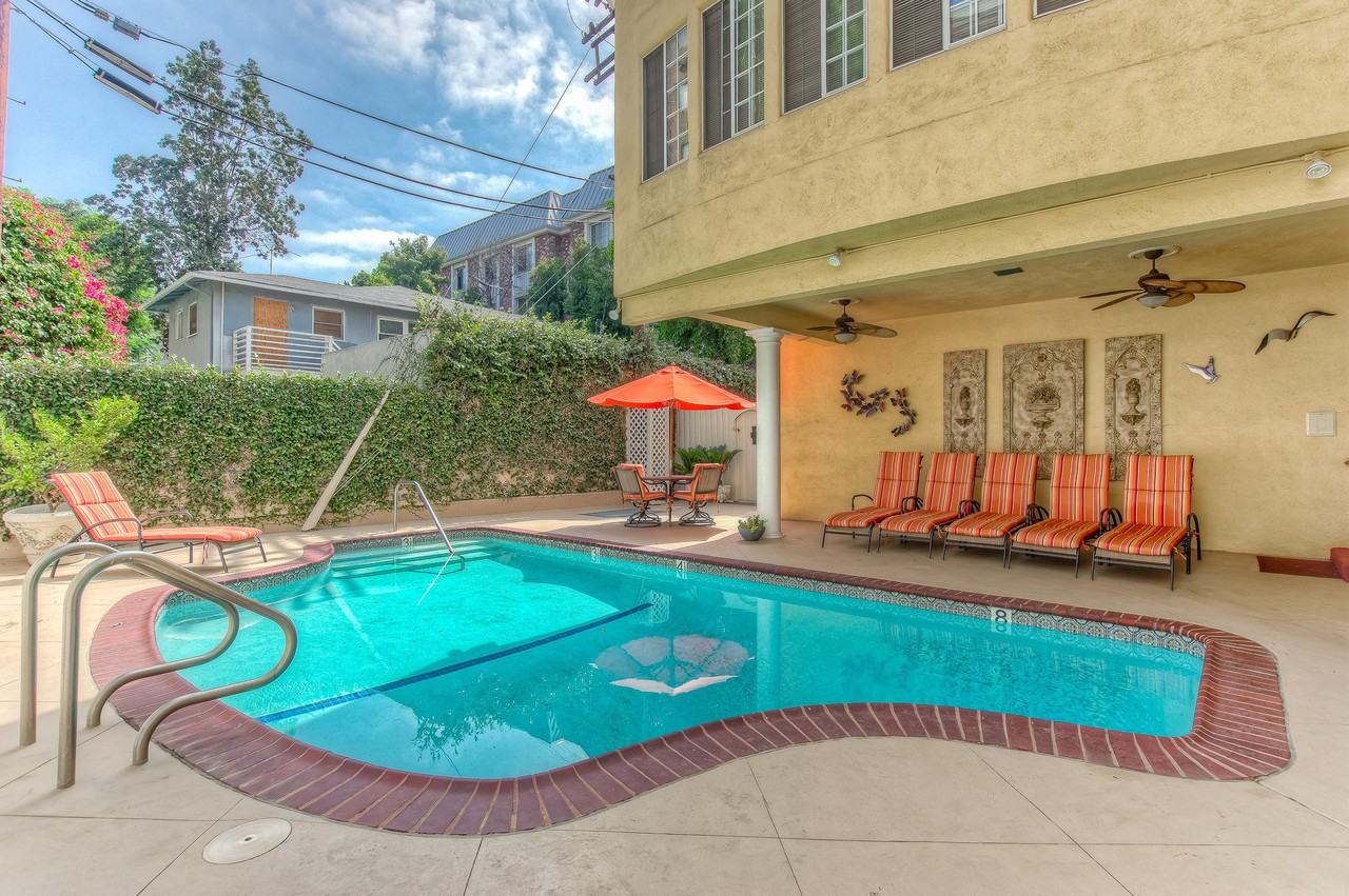 1370 Veteran Ave - Photo 7 of 20