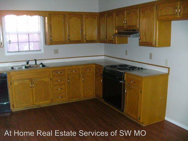 2005-2007 S 18th - Photo 3 of 6