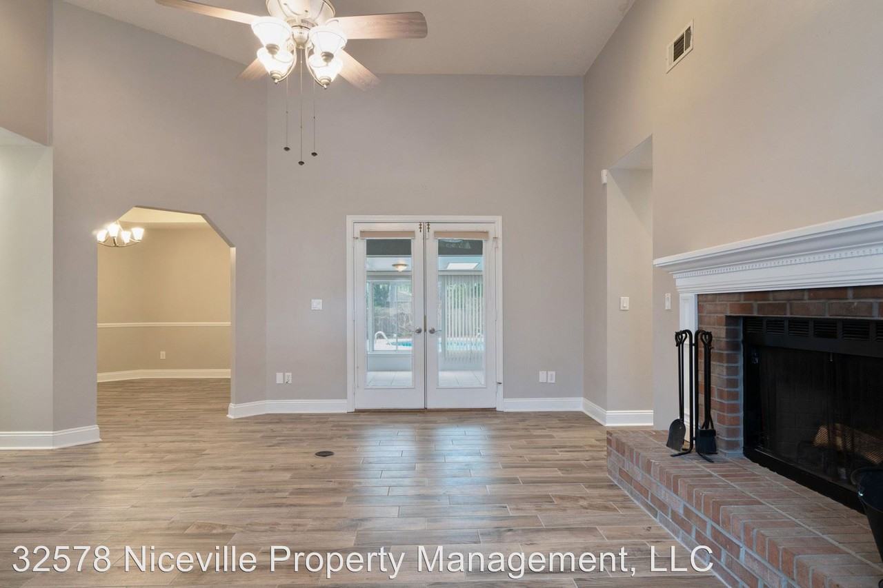 821 Overbrook Drive - Photo 2 of 21