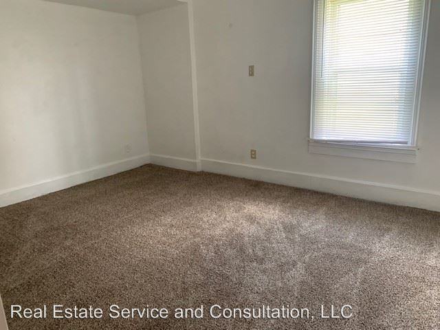 1330 E. North Grand Ave. - Photo 2 of 5