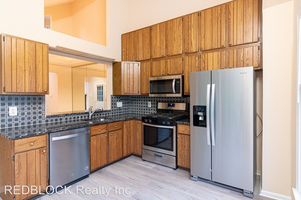 96 Clearfalls Court - Photo 2 of 16