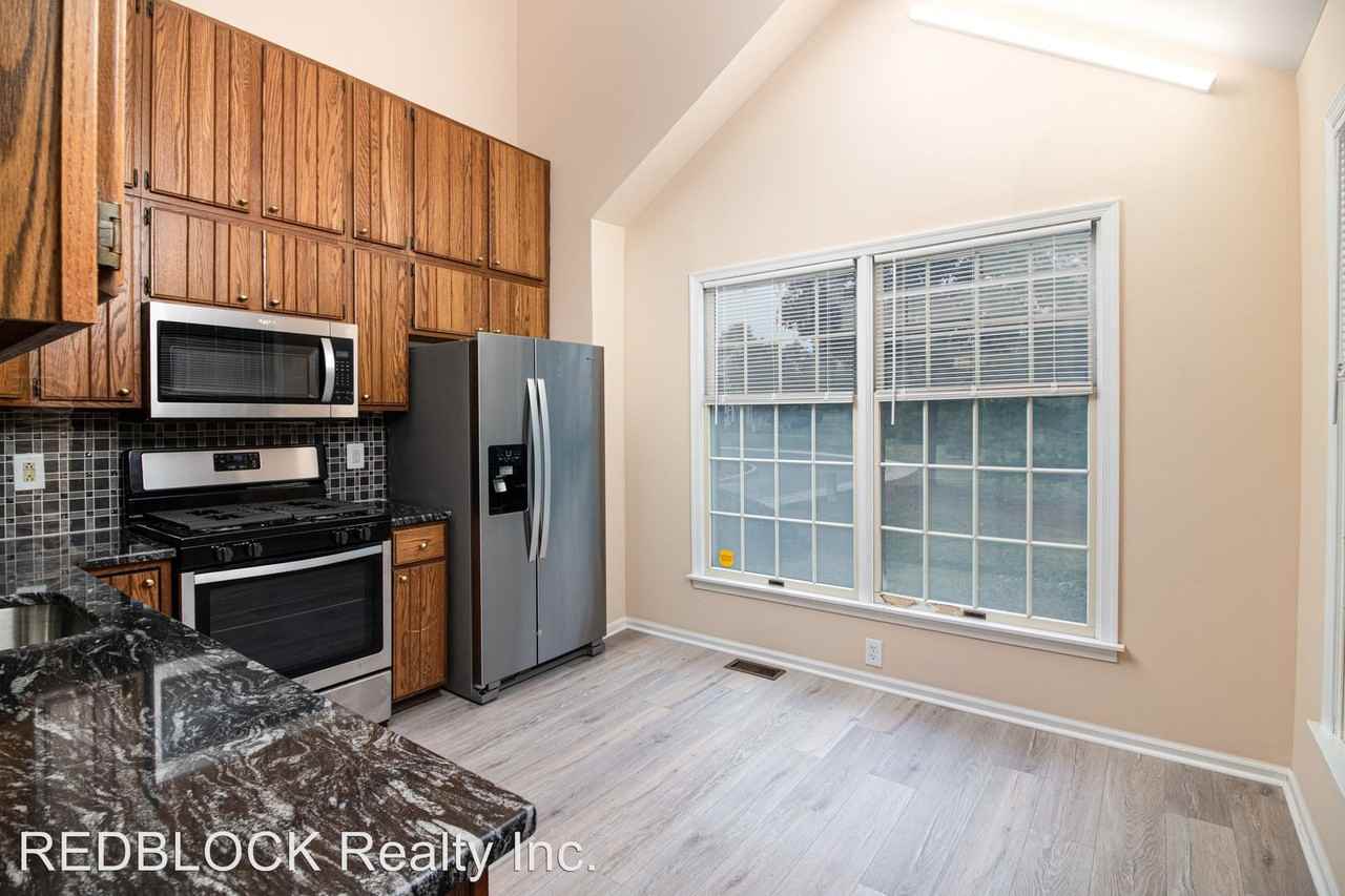 96 Clearfalls Court - Photo 3 of 16