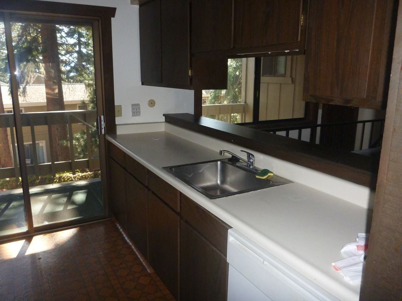 347 Cottonwood Ct - Photo 2 of 7