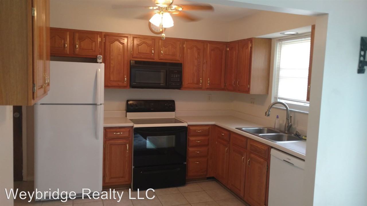 8436 Linderwood Ln - Photo 2 of 12