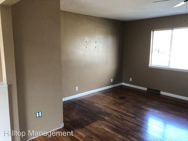 945 Cliff St - Photo 2 of 31