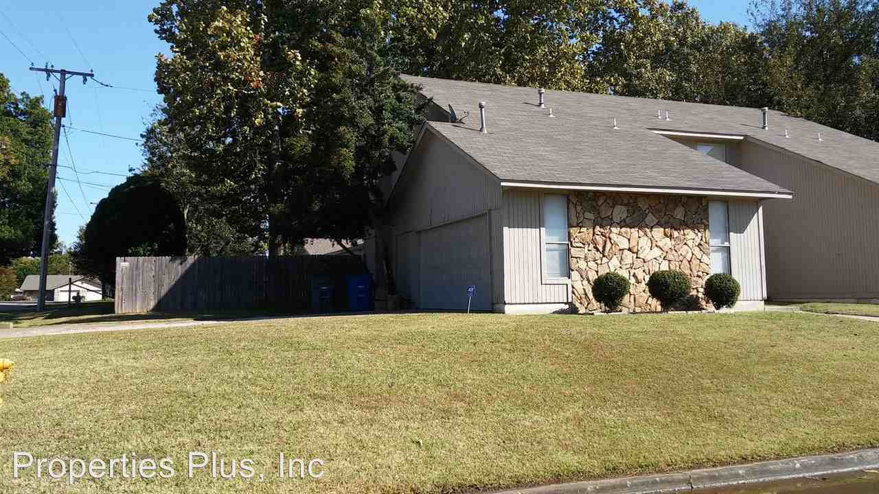 3205 S Allegheny Ave - Photo 2 of 11