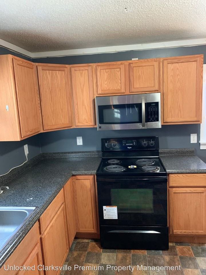 1254 Cedar St - Photo 3 of 14