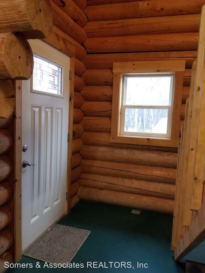 2062 Beth Ct - Photo 2 of 15