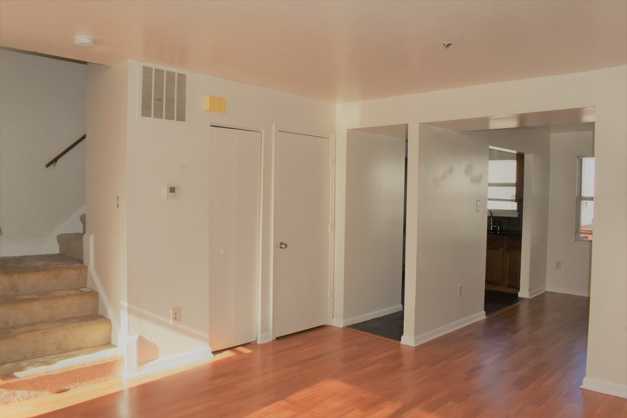 1015 Frimler Ct - Photo 3 of 20