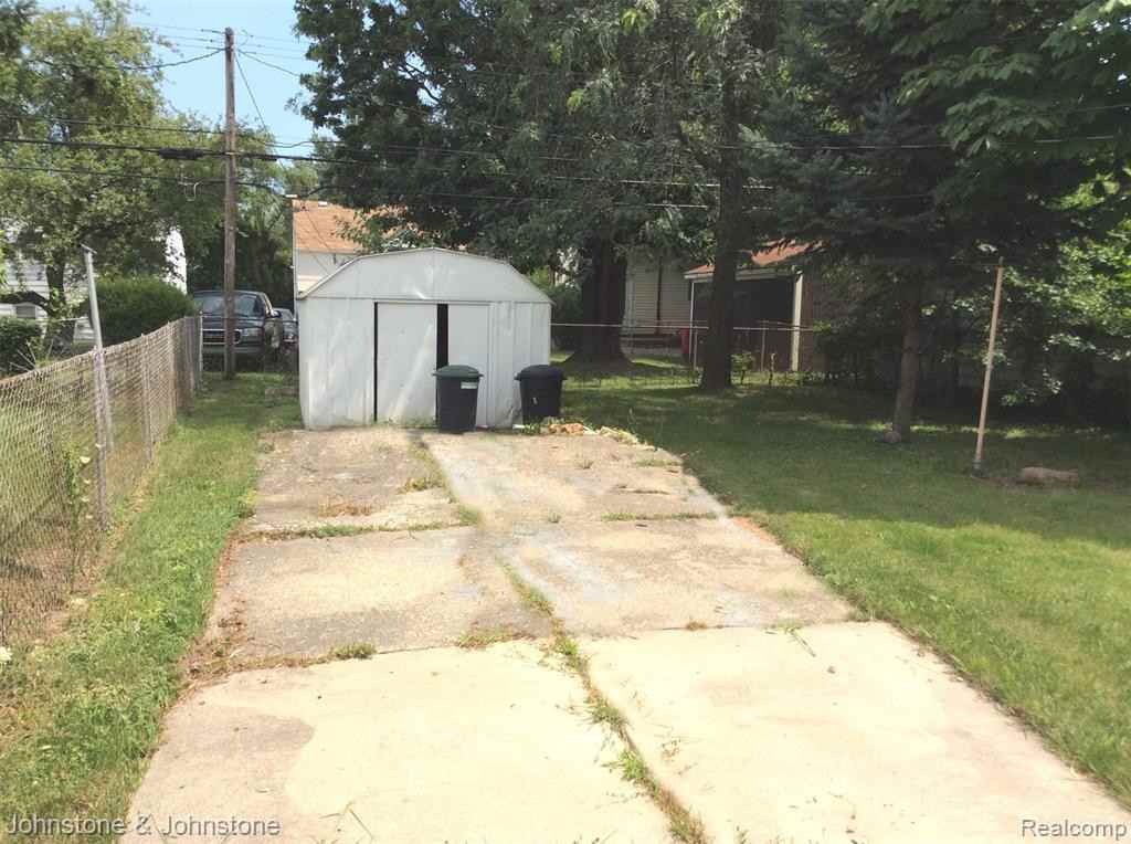 22042 Gascony Ave - Photo 3 of 27