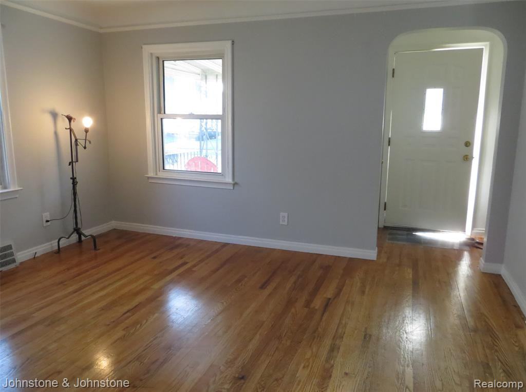 22042 Gascony Ave - Photo 5 of 27