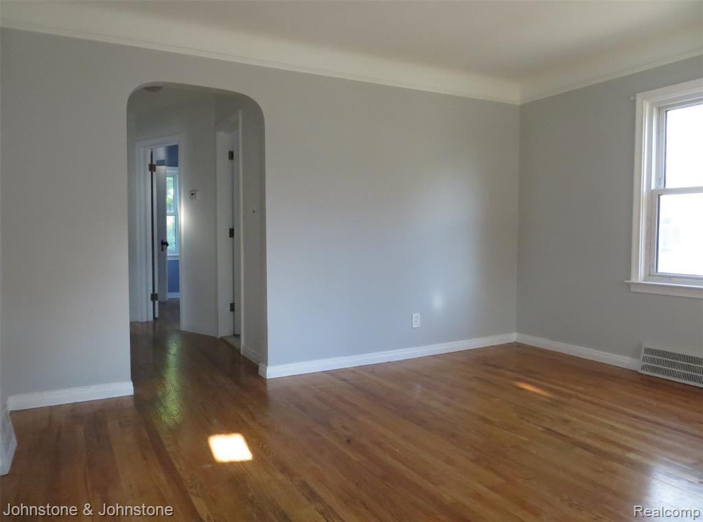 22042 Gascony Ave - Photo 7 of 27