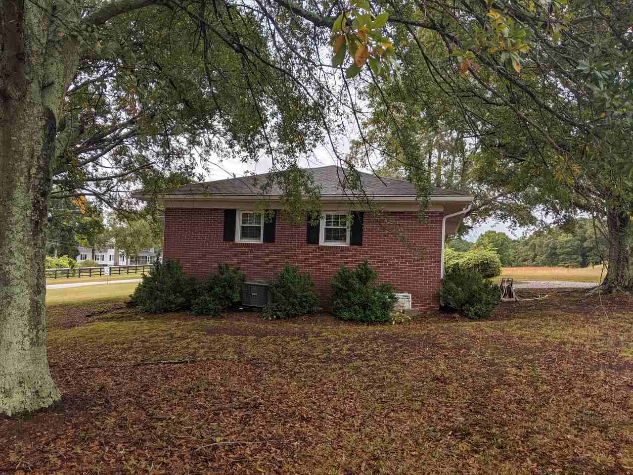 1367 Jonesville Rd - Photo 3 of 15