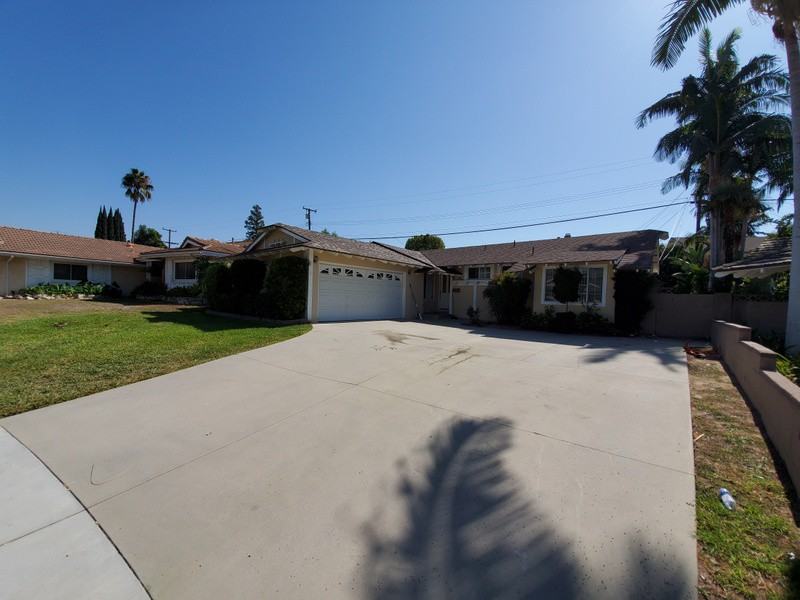 16006 Landmark Dr - Photo 2 of 5