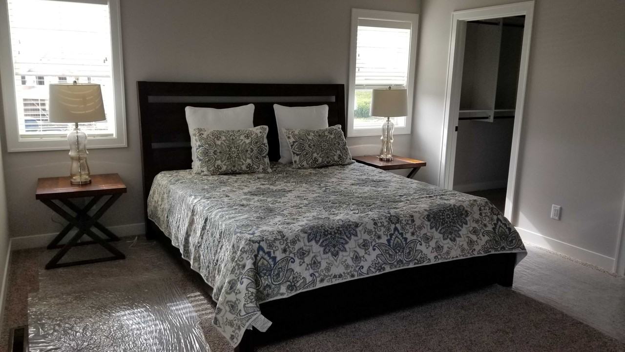 6758 Conservancy Plz - Photo 3 of 18