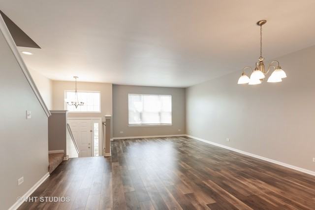 212 Niagara - Photo 2 of 11