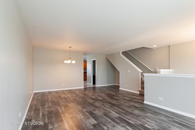 212 Niagara - Photo 3 of 11