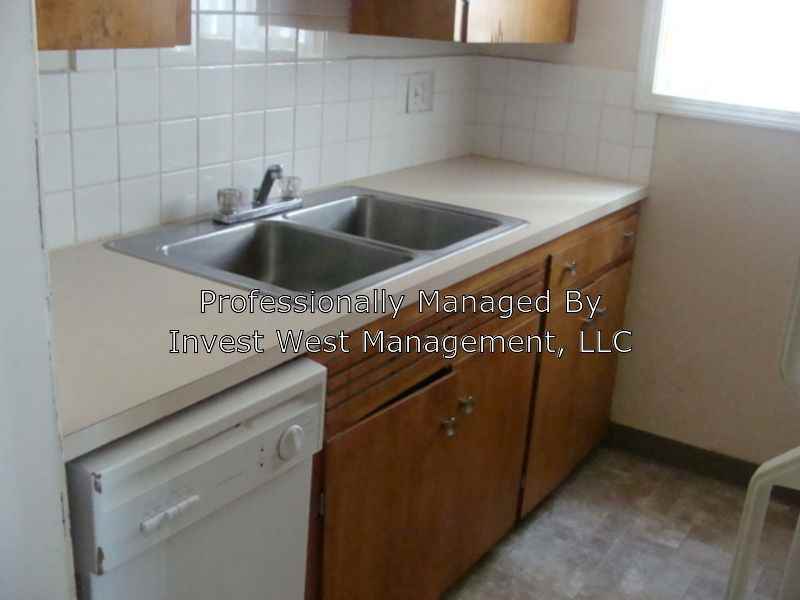 1630 11 Avenue -07 - Photo 3 of 6