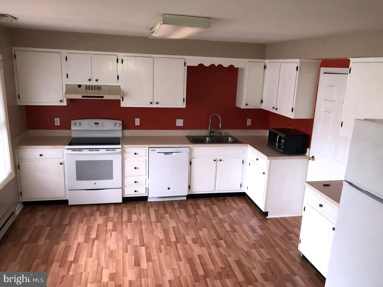 14853 Robinhood Circle - Photo 2 of 10