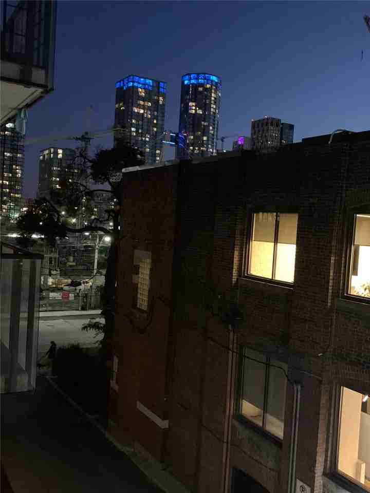 400 Wellington Street West #31