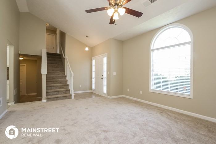 3050 Lake Park Trail - Photo 3 of 15