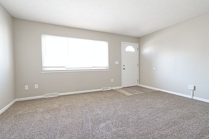 303 University Avenue - Photo 3 of 14