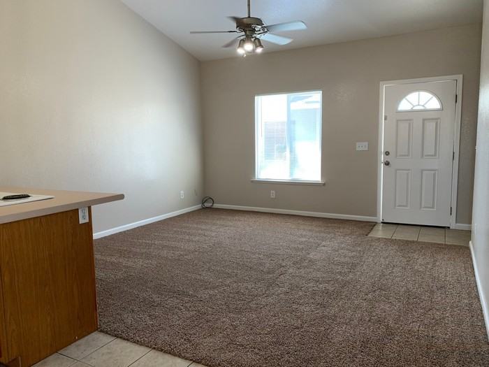 2339 West Sunnyside Avenue - Photo 2 of 12