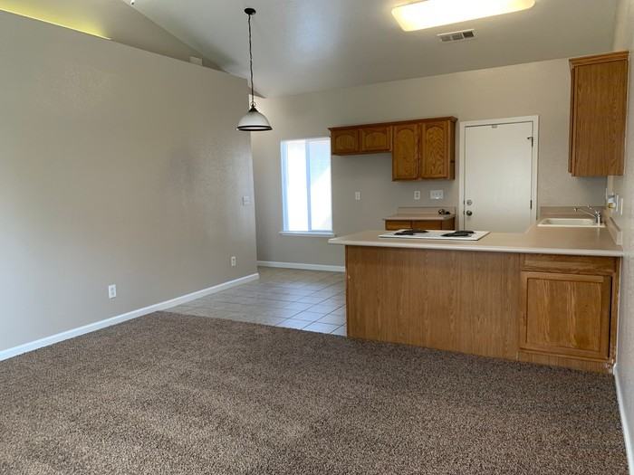 2339 West Sunnyside Avenue - Photo 3 of 12