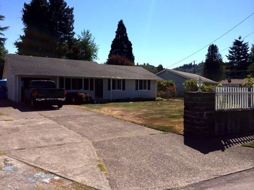 920 SE 2nd St - Photo 2 of 3