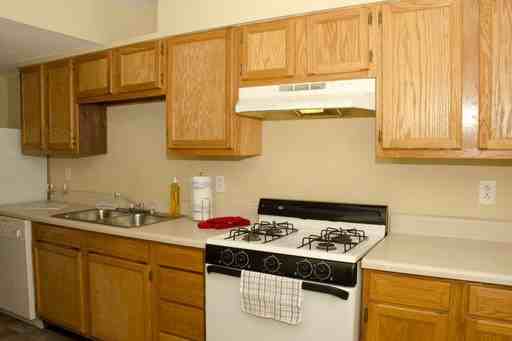 390 8th St NW - Photo 2 of 9