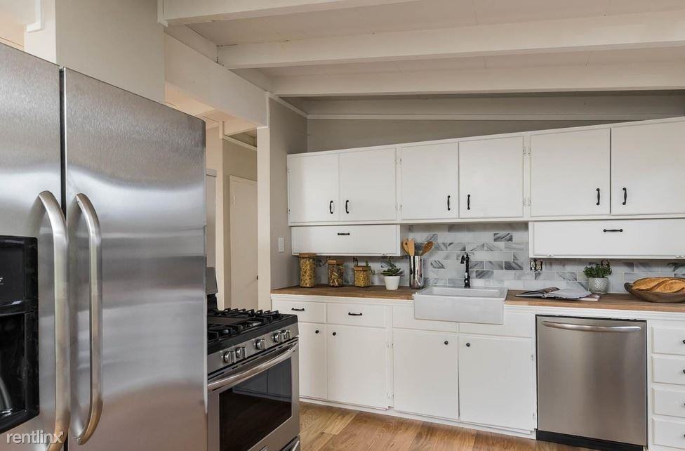 Apollo Haus - Photo 2 of 7