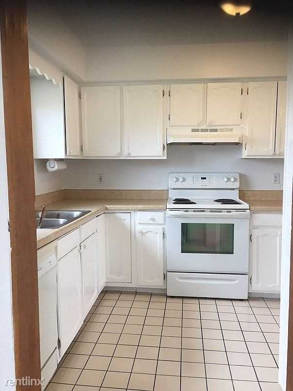 15557 Millard Road - Photo 2 of 10